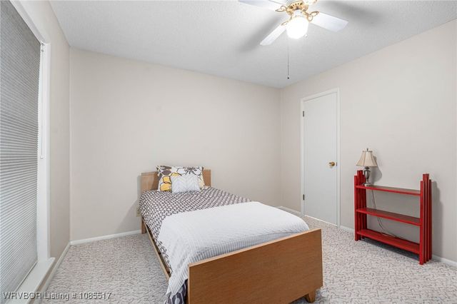 2202 N River Road, Lavaca, AR 72941