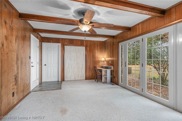 2202 N River Road, Lavaca, AR 72941