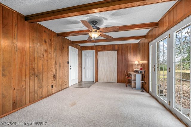 2202 N River Road, Lavaca, AR 72941