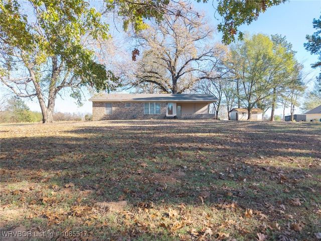 2202 N River Road, Lavaca, AR 72941