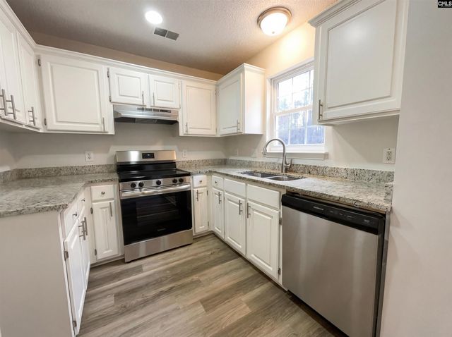 83 Elmwood Boulevard S, Elgin, SC 29045