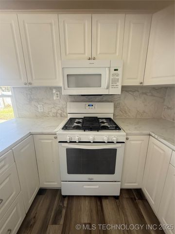 208 N Edmond, Muskogee, OK 74403