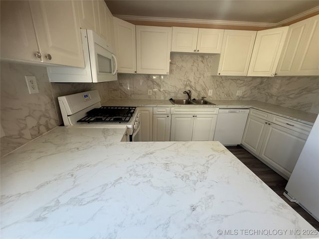 208 N Edmond, Muskogee, OK 74403