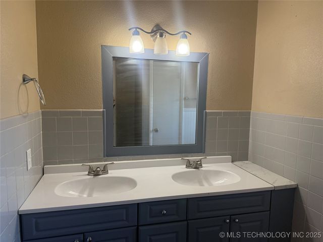 208 N Edmond, Muskogee, OK 74403