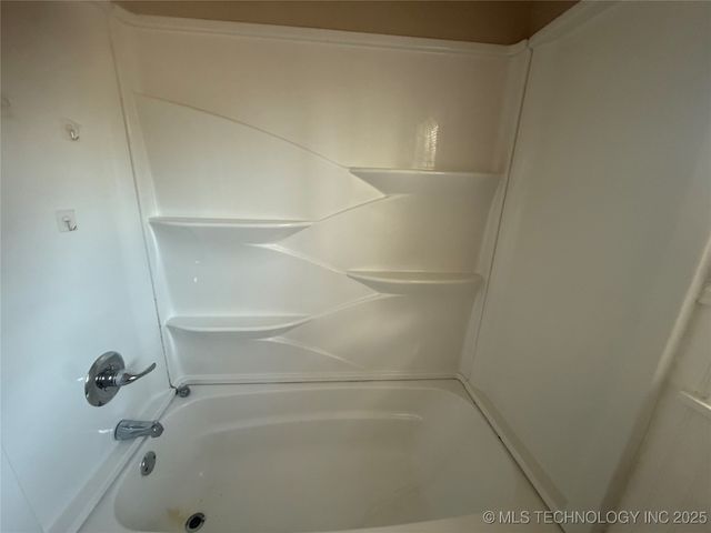 208 N Edmond, Muskogee, OK 74403