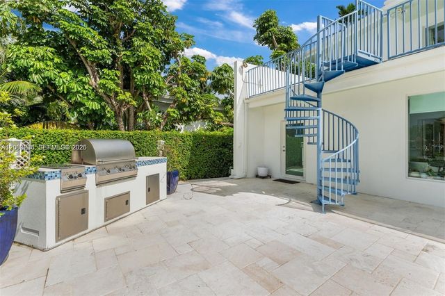 8900 Bay Dr, Surfside, FL 33154
