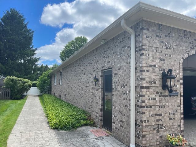 352 Dan Troy Drive, Amherst, NY 14221