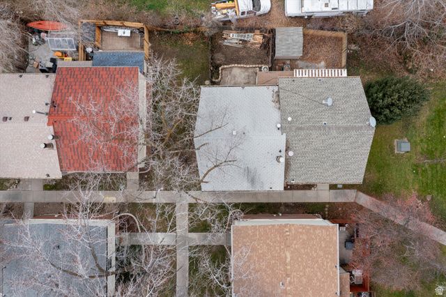 6048 S 2075 E, Holladay, UT 84121