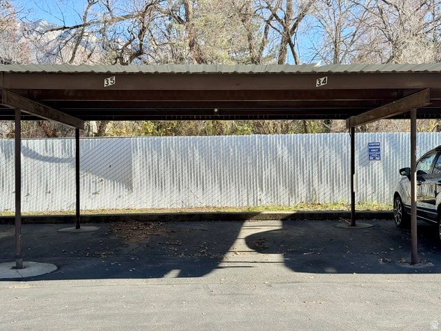 6048 S 2075 E, Holladay, UT 84121