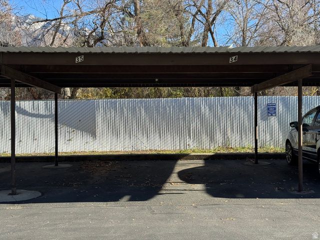 6048 S 2075 E, Holladay, UT 84121