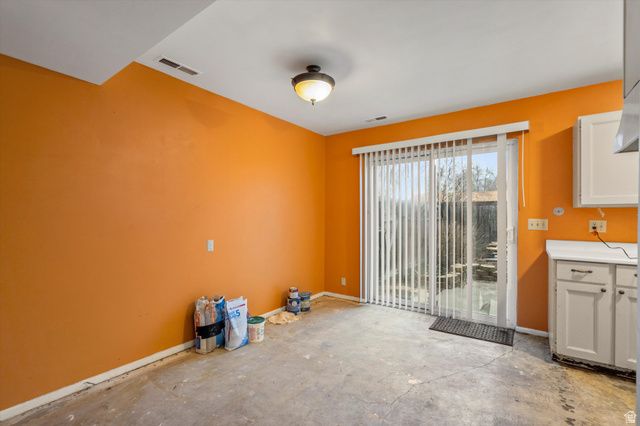 6048 S 2075 E, Holladay, UT 84121