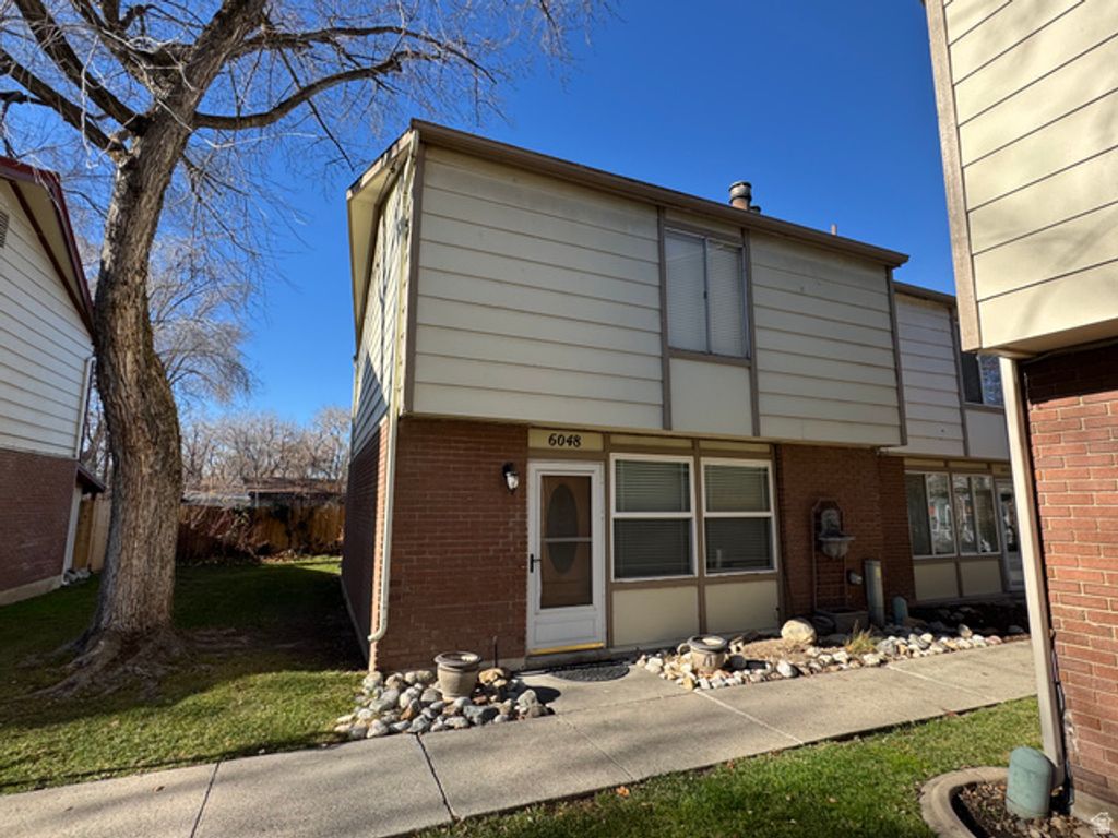 6048 S 2075 E, Holladay, UT 84121