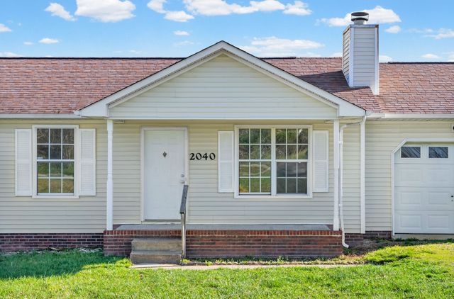 2040 Carneal Ln, Oak Grove, KY 42262