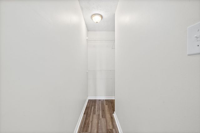 2040 Carneal Ln, Oak Grove, KY 42262