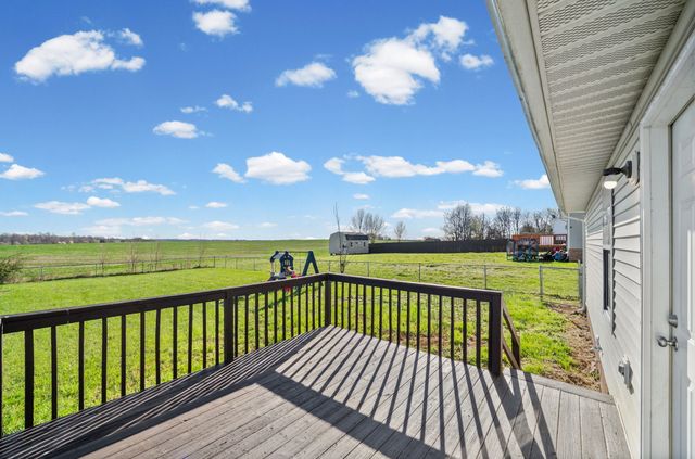 2040 Carneal Ln, Oak Grove, KY 42262