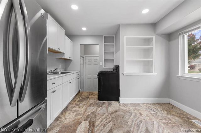 207 Victory Drive, Pontiac, MI 48342