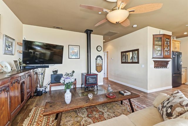 12655 Newell Pl, Grass Valley, CA 95949