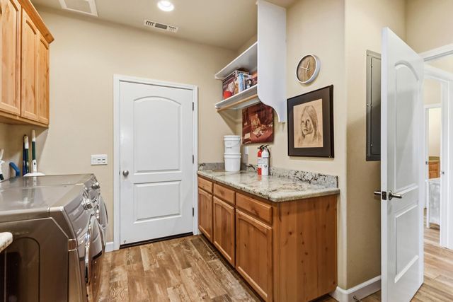 12655 Newell Pl, Grass Valley, CA 95949