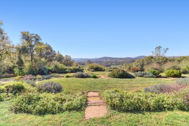 12655 Newell Pl, Grass Valley, CA 95949