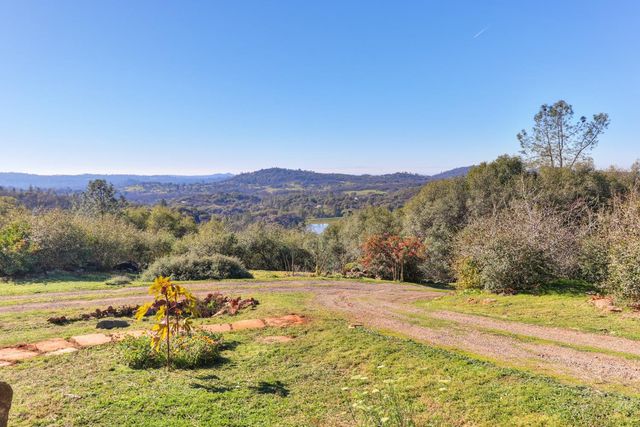 12655 Newell Pl, Grass Valley, CA 95949