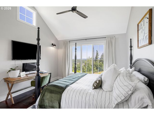 4040 VICTOR POINT Rd Ne, Silverton, OR 97381