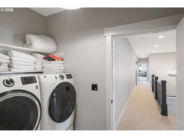 4040 VICTOR POINT Rd Ne, Silverton, OR 97381