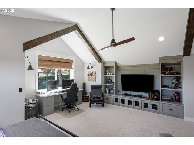 4040 VICTOR POINT Rd Ne, Silverton, OR 97381