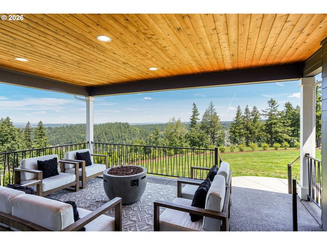 4040 VICTOR POINT Rd Ne, Silverton, OR 97381