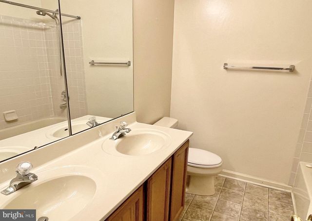 1 GREYSTONE PL, Stafford, VA 22554