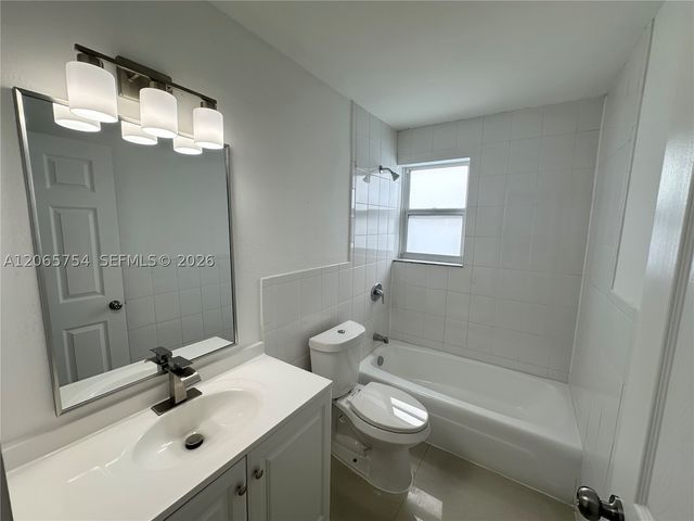 5211 SW 91st Ave 1, Cooper City, FL 33328
