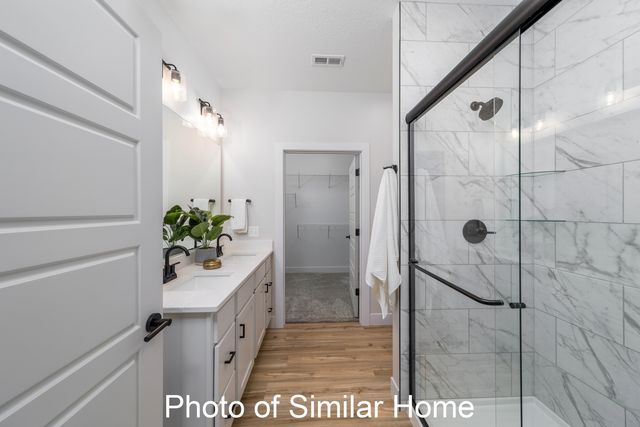 455 N 2ND Avenue, Eldridge, IA 52748