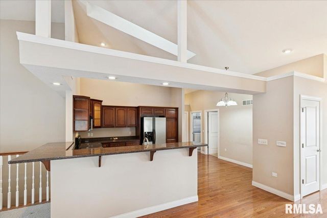 707 Wells Fargo Trail, Le Claire, IA 52753