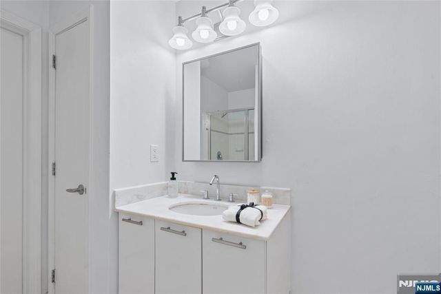 26 Ave At Port Imperial 416, West New York, NJ 07093
