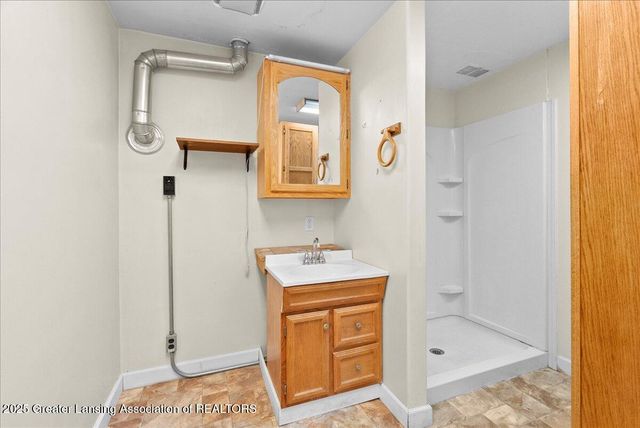 4632 Old Lansing Road, Lansing, MI 48917