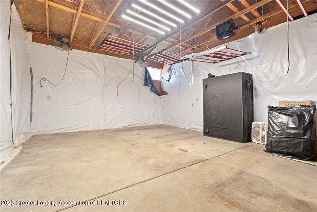 4632 Old Lansing Road, Lansing, MI 48917