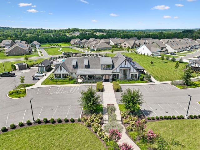 712 Hahn Ct, Lebanon, TN 37087