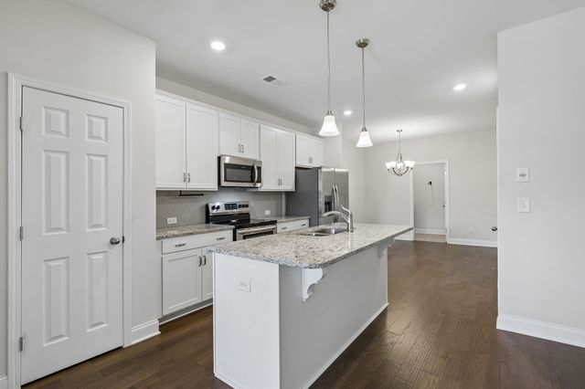 712 Hahn Ct, Lebanon, TN 37087