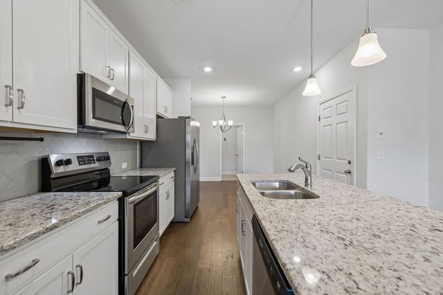 712 Hahn Ct, Lebanon, TN 37087
