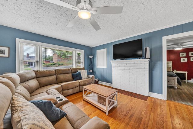 135 CENTER ST, Rocky Mount, VA 24151