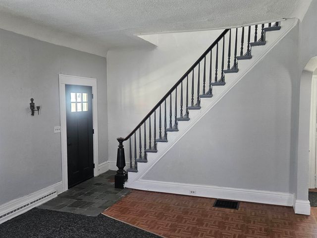 211 N Wenona Avenue, Bay City, MI 48706