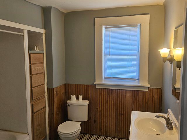 211 N Wenona Avenue, Bay City, MI 48706
