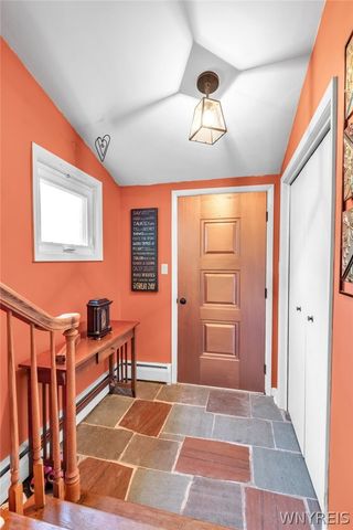 5812 Cloverfield Drive, Boston, NY 14075