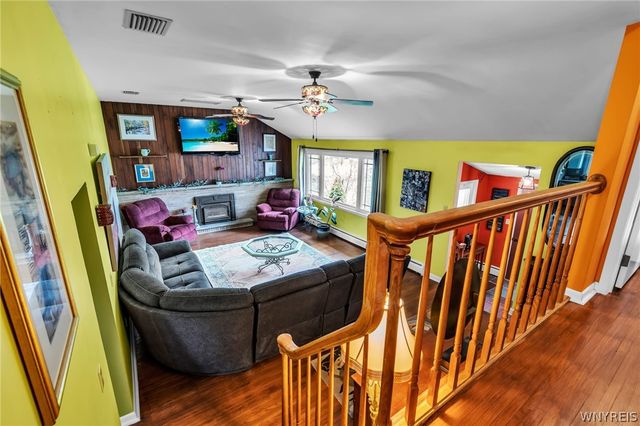 5812 Cloverfield Drive, Boston, NY 14075
