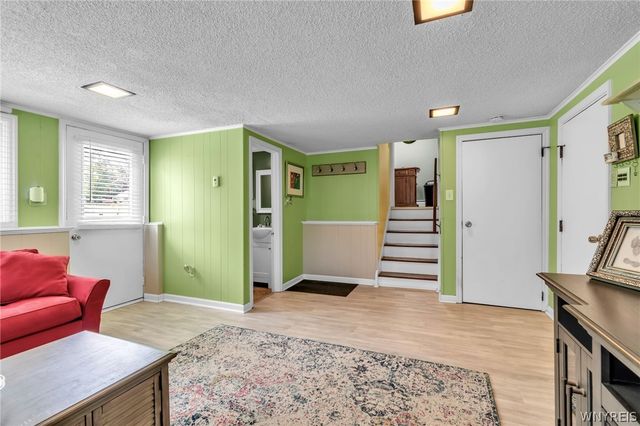 5812 Cloverfield Drive, Boston, NY 14075