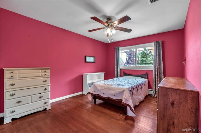 5812 Cloverfield Drive, Boston, NY 14075