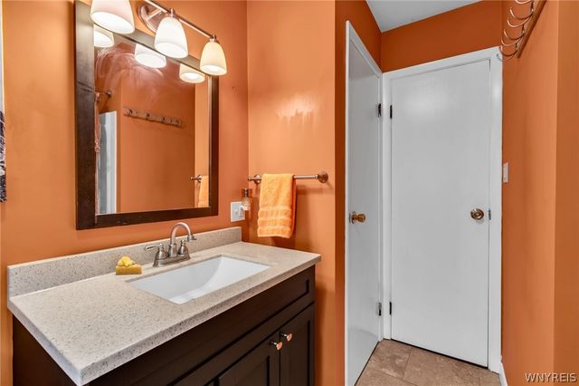 5812 Cloverfield Drive, Boston, NY 14075