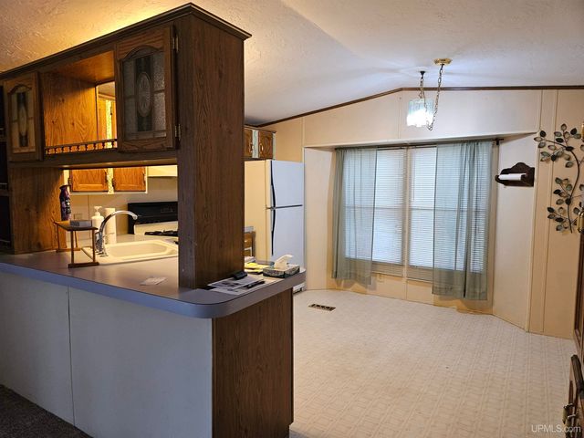 270 Sheridan Avenue, Ontonagon, MI 49953