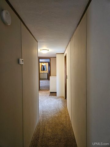 270 Sheridan Avenue, Ontonagon, MI 49953