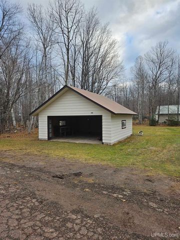 270 Sheridan Avenue, Ontonagon, MI 49953