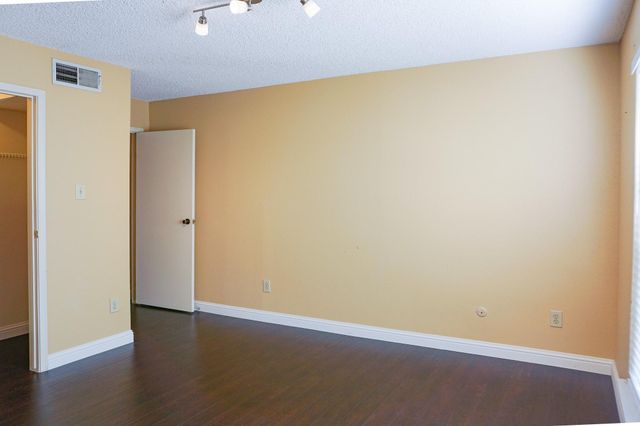 3100 Jeanetta Street 703, Houston, TX 77063